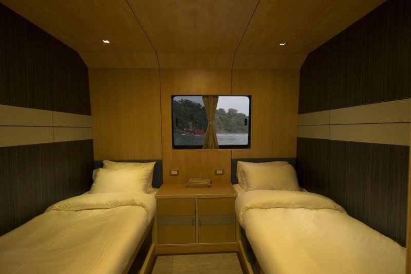 Deluxe Twin Bed (main deck)